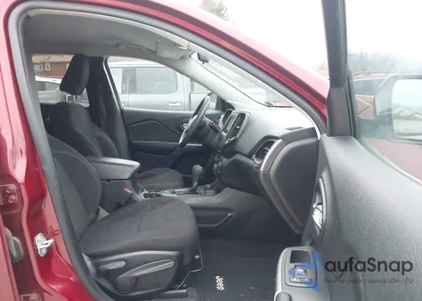 2019 Jeep Cherokee Latitude 4X4 from USA, damaged, VIN 1C4PJMCB5KD157762